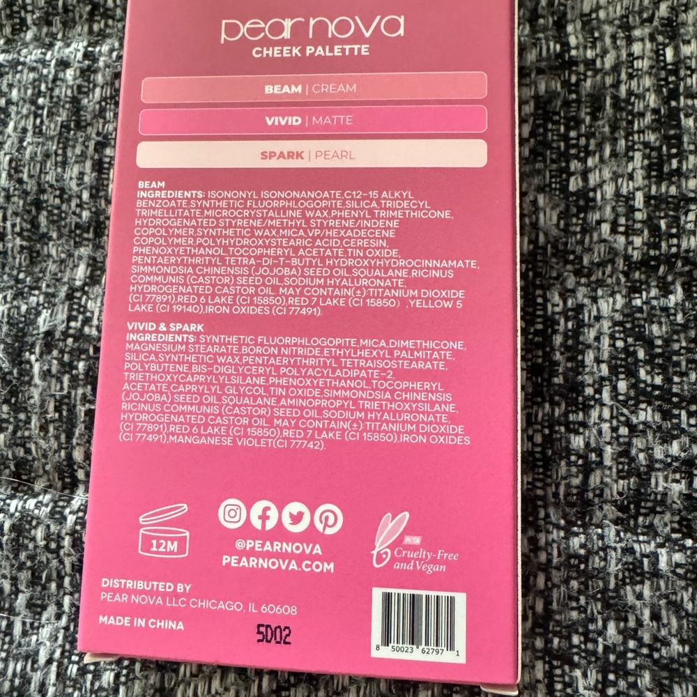 Pear Nova Cheek Palette with Cream, Matte, and Pearl Shades - Picture 2 of 2